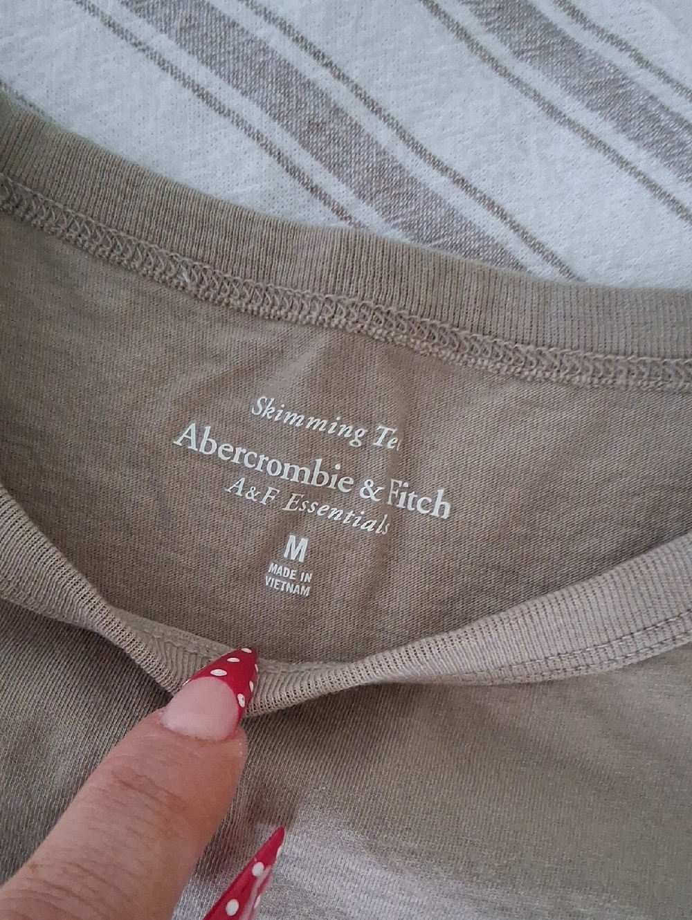 A&F Tee - Picture 3 of 4